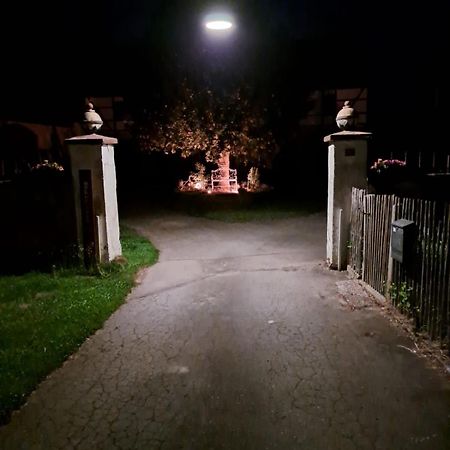 Monteur-Ferienwohnung Ot Naundorf Naundorf  Eksteriør bilde